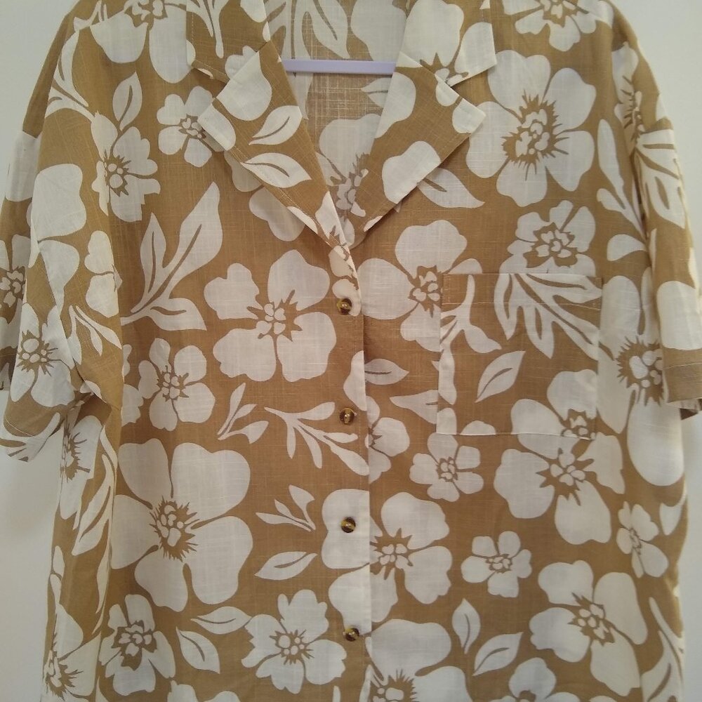 Vacation-Ready!     NWOT Social Scene XL Hawaiian print shirt NWOT
